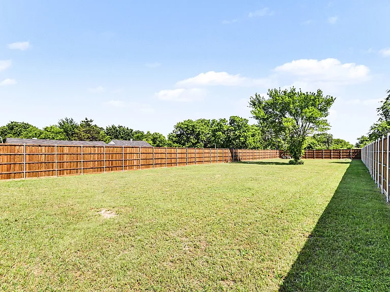 2742 Marjorie Ave — Photo 5
