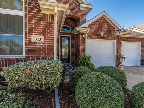 5th image of 323 E Sandra Ln