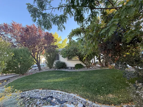 1870 Lassen Dr, Reno, NV 89503