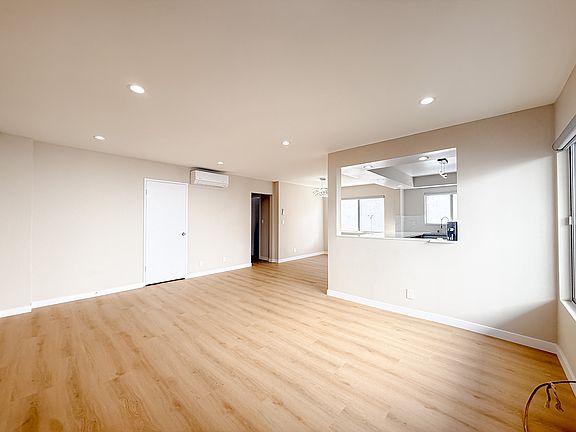 2nd image of 1035 N Hayworth Ave #110A
