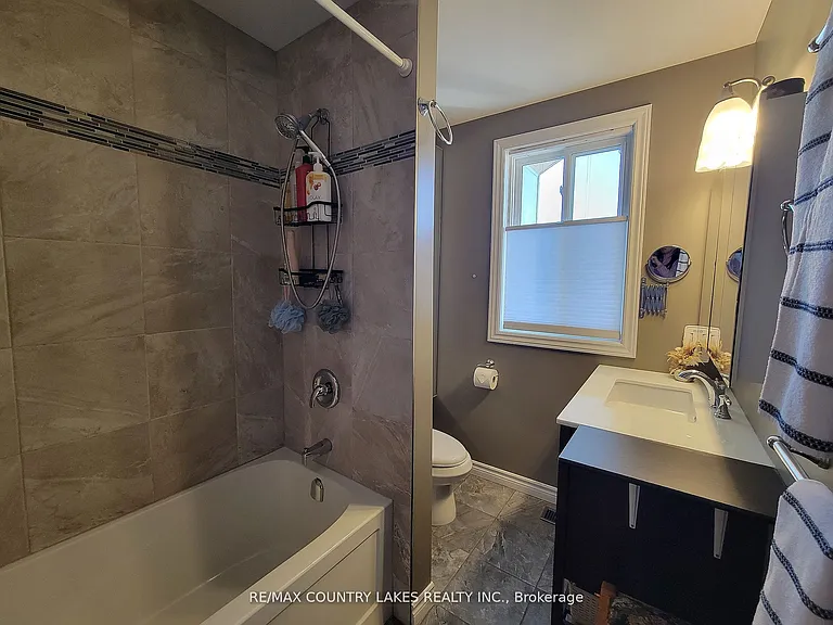 4 Paradise Blvd #11 — Photo 35