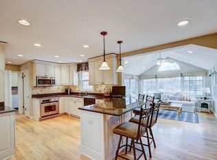 N60W29685 S Woodfield Rd, Hartland, WI 53029