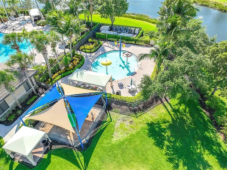 6542 Marbella Dr — Photo 45