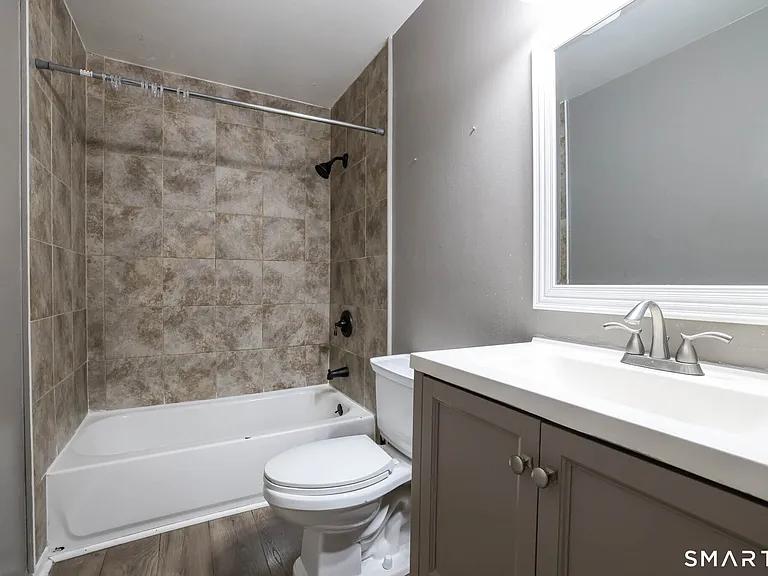 49 Tudor Ln — Photo 11