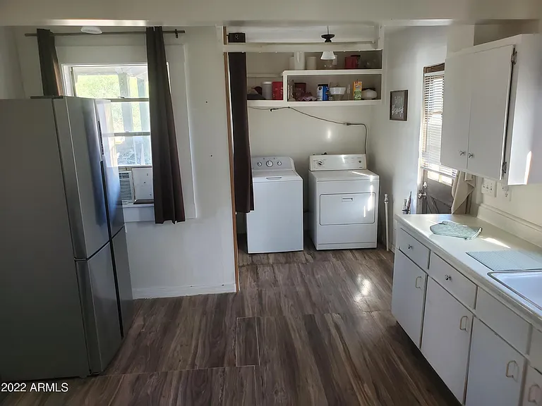 576 N Garfield Rd — Photo 9