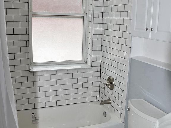 5th image of 2300 Allen Ave APT 1E