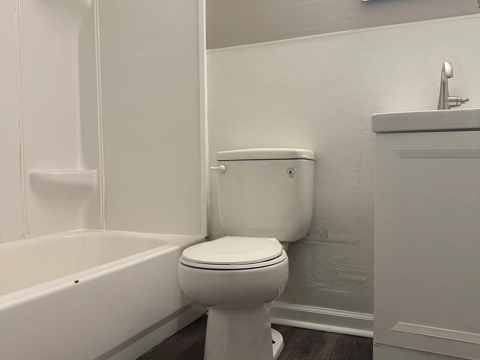 2 bed, 890 sqft, $950 — Photo 3
