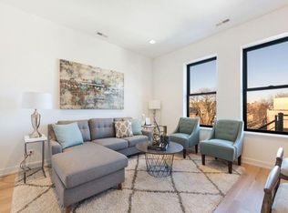 1244 W Huron St #3F, Chicago, IL 60642