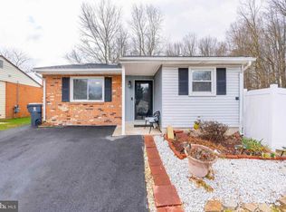 1 Bach Dr, Newark, DE 19702