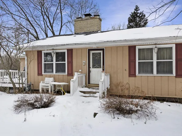 470 Circle Dr, Williams Bay, WI 53191