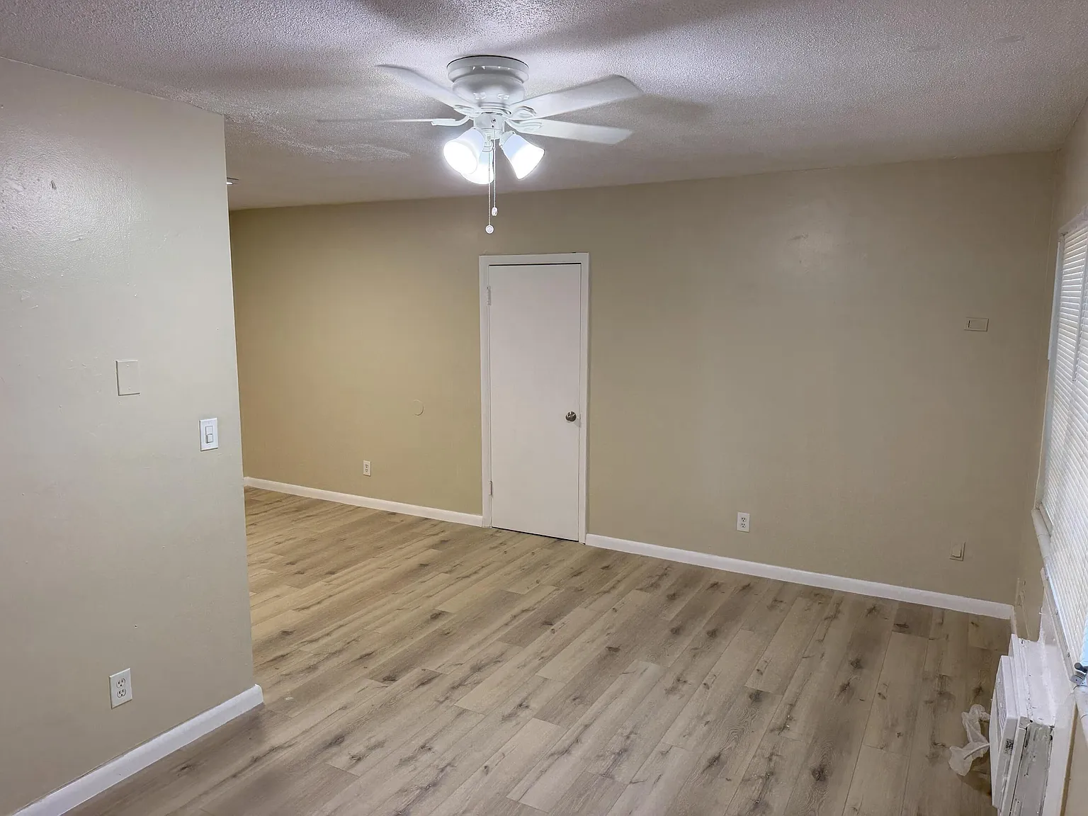 2 bed, 1.0 bath, 686 sqft, $1,800 — Photo 4