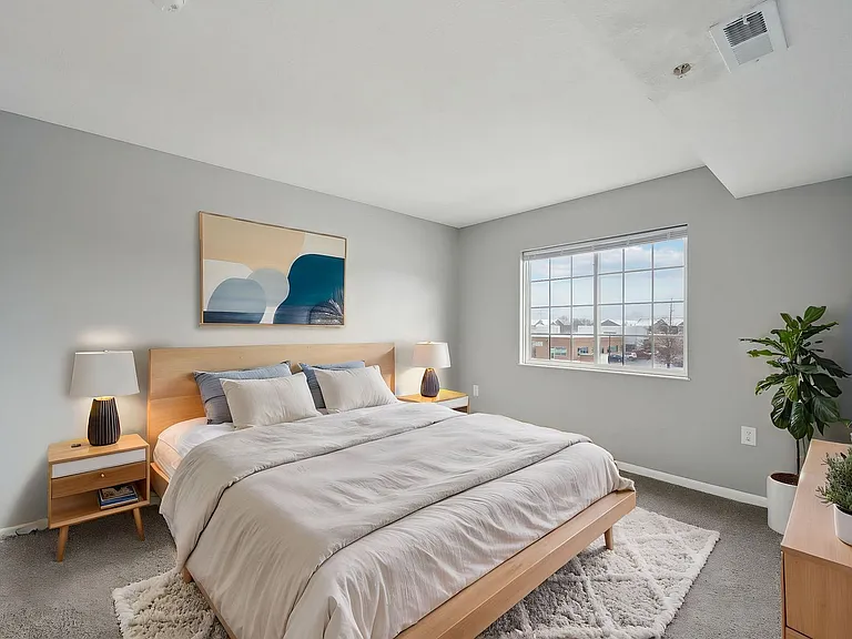 Somerset Place Apartments — Photo 36