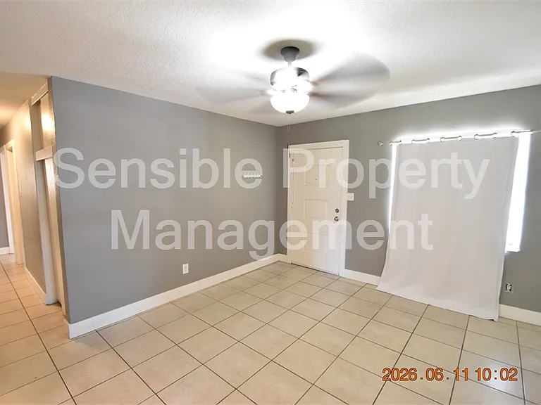 1906 E Bougainvillea Ave — Photo 5