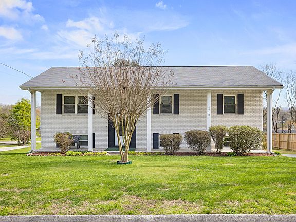 2nd image of 6910 Creeklands Ln
