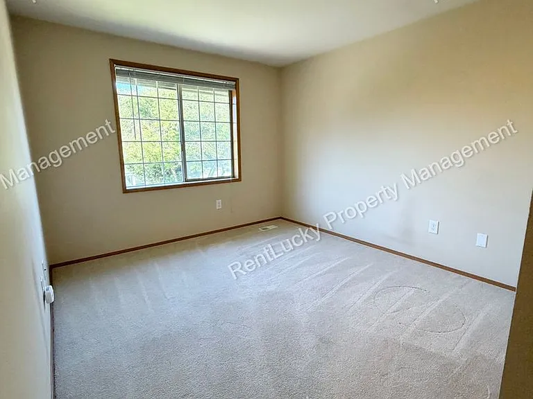 3734 Braeburn Dr NE — Photo 17
