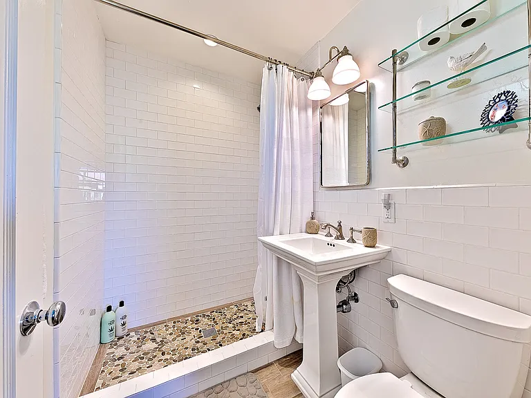 215 Bonair St #7 — Photo 26