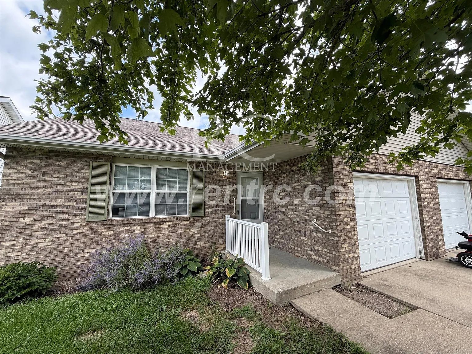 2 bed, 1112 sqft, $825 — Photo 1