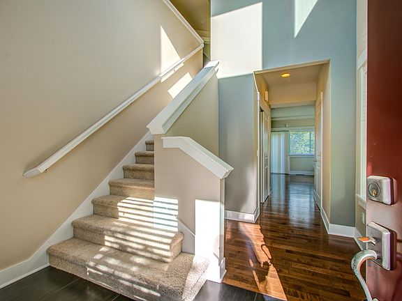 5th image of 900 228th Ave NE APT 2A