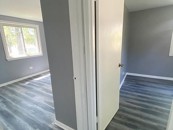 5th image of 17513 Lorenz Ave