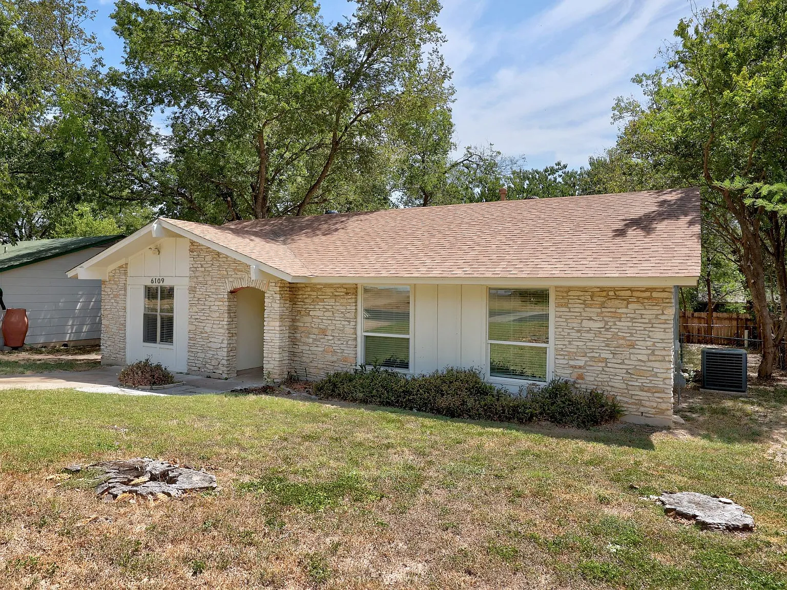 4 bed, 2.0 bath, 1270 sqft, $2,500 — Photo 4