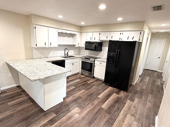 3rd image of 3185 Flamingo Ln