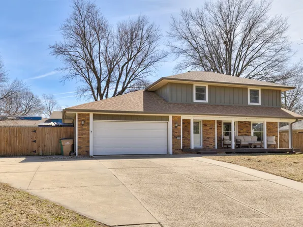 1659 NW 109th St, Clive, IA 50325