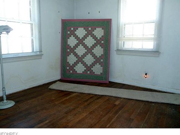 4th image of 816 Lakewood Blvd
