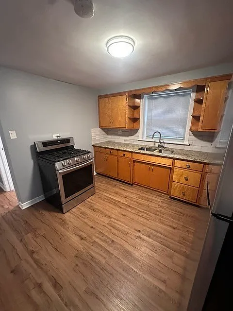 2 bed, 700 sqft, $1,350 — Photo 4