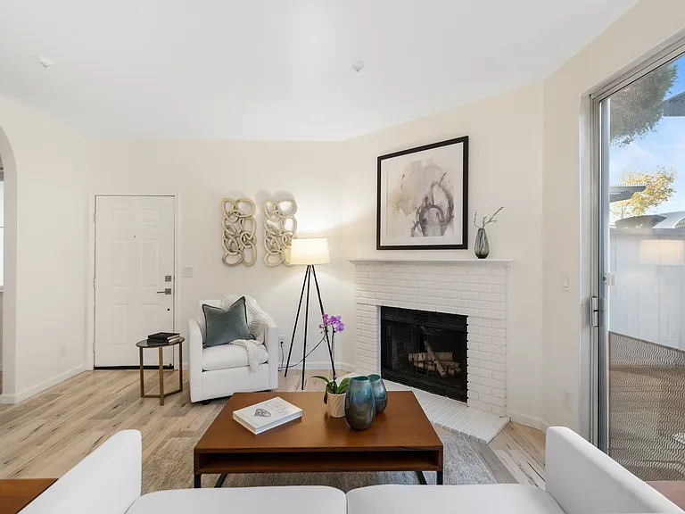 453 Cork Harbour Cir #E — Photo 6