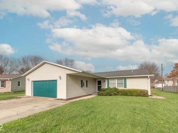 2462 W Southwind Ct, Columbus, IN 47201