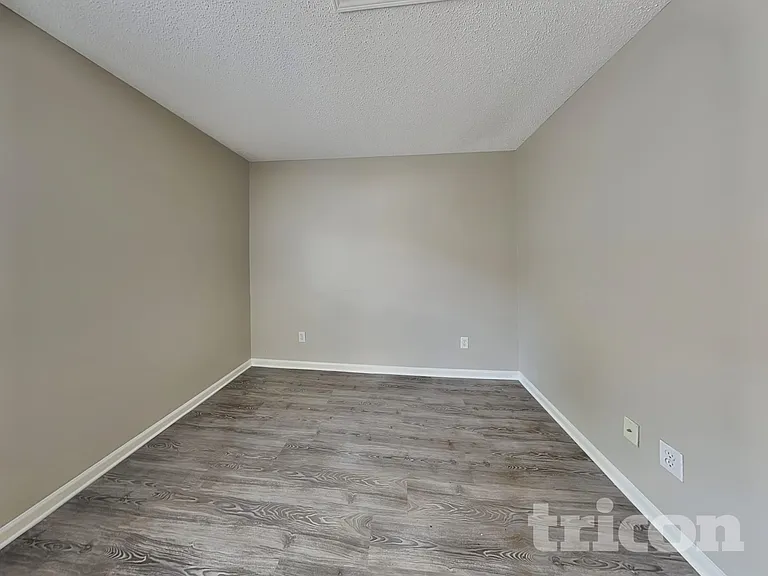 115 Markham Dr — Photo 13