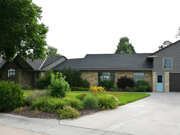 930 S 14th St, Ord, NE 68862