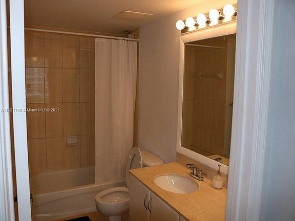 4th image of 1750 Bayshore Dr #1802