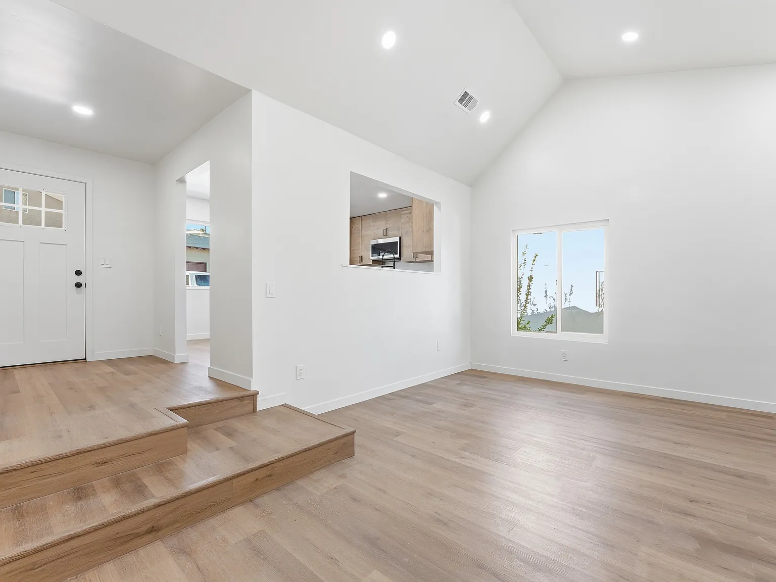 4 bed, 1502 sqft, $4,000 — Photo 4