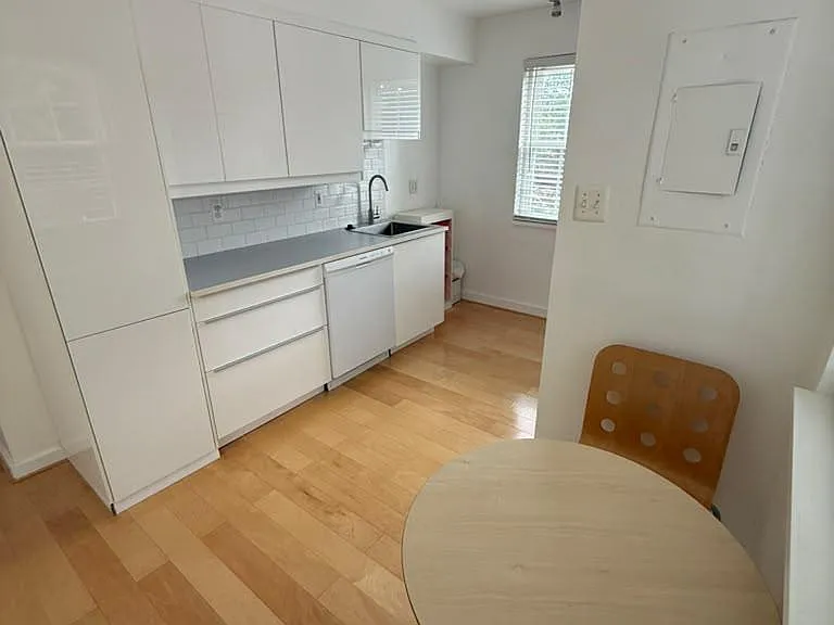 2111 N Scott St #62 — Photo 9