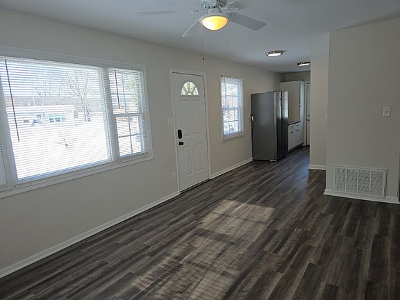 5th image of 408 Moore Ave