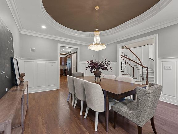 4th image of 5175 Woodbridge Ave