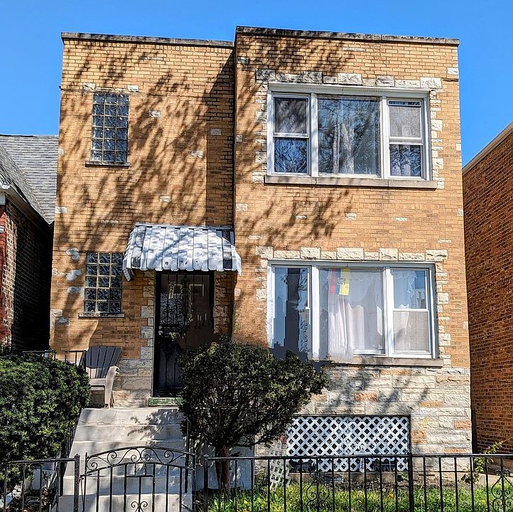 1st image of 821 N Trumbull Ave