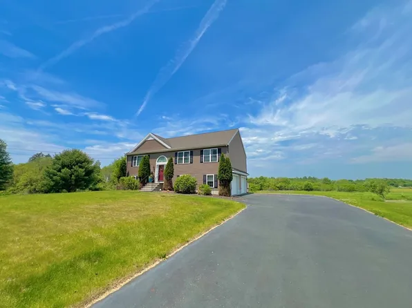 587 Tremont St, Taunton, MA 02780