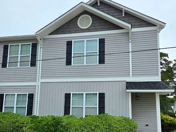 3rd image of 208 Jordan Ln APT B