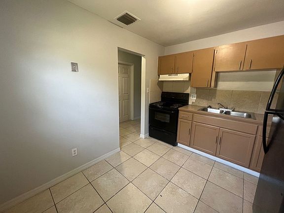 4th image of 3210 Louisiana Ave Unit 1