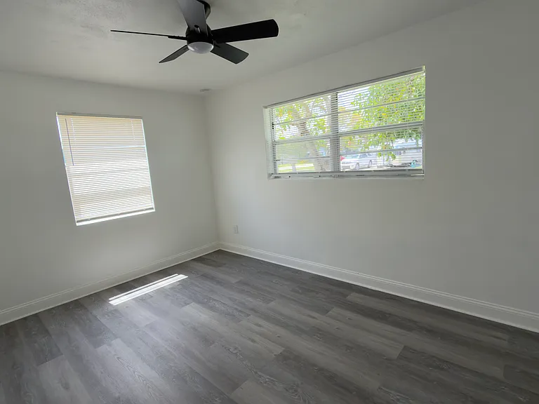 3847 Maxine St — Photo 3