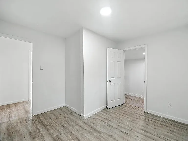 320 T A Carroll Ave — Photo 17