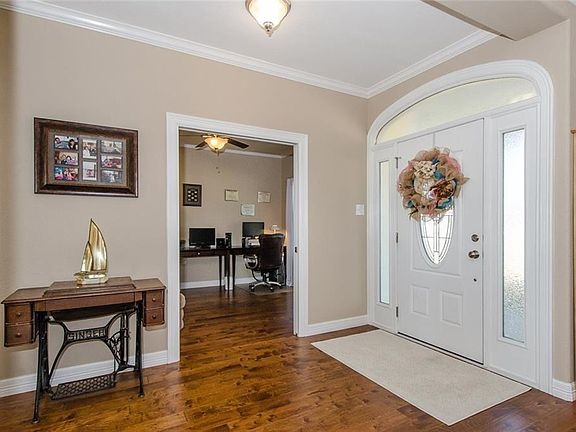 3rd image of 1146 The Shores Dr