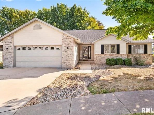 14 Spring St, Riverton, IL 62561
