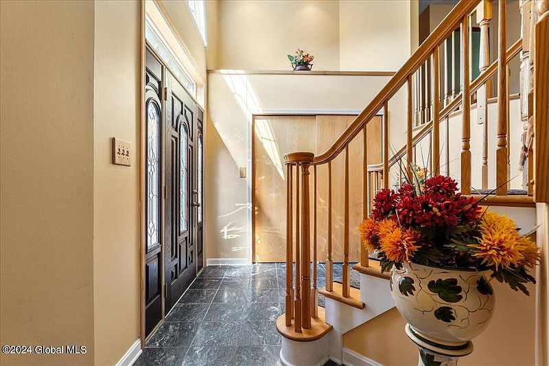 4th image of 18-20 Pheasant Ridge Drive