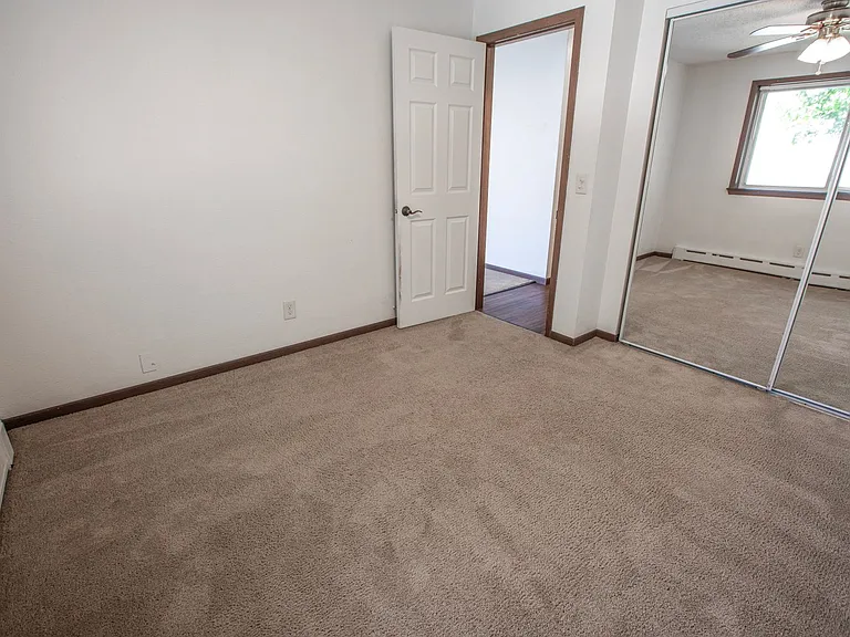 3431 Dupont Ave S — Photo 24