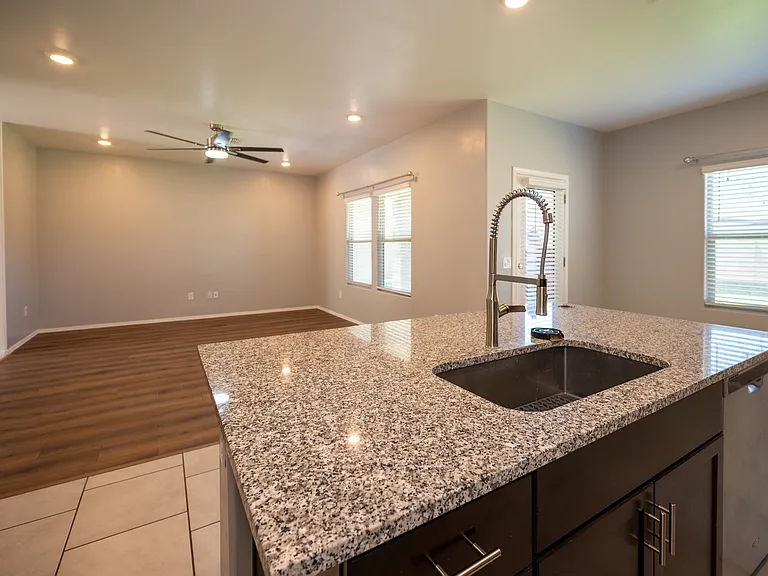 2580 E Calle Palta — Photo 10