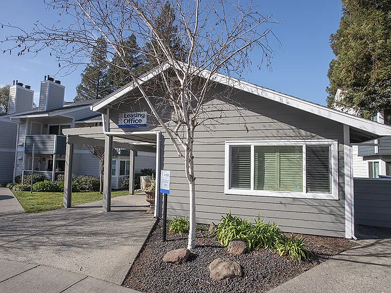 Oak Ridge Apartments — Photo 4
