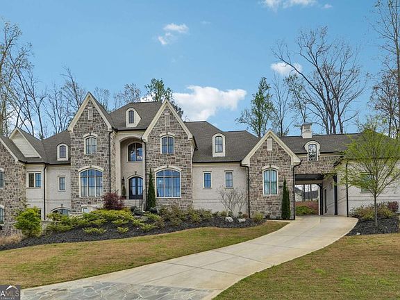 4th image of 252 Traditions Dr